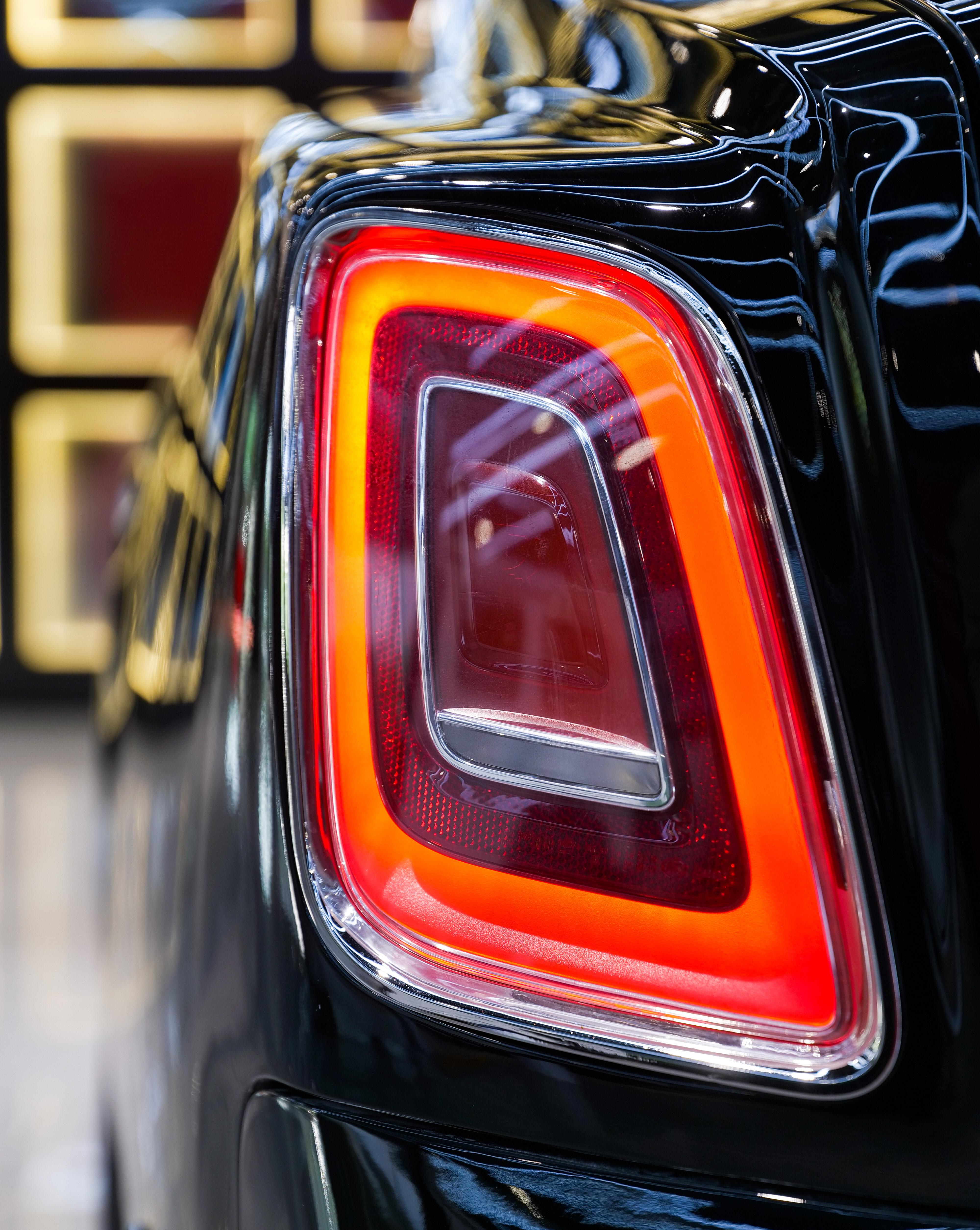 Rolls-Royce Phantom 2014 thumb 6