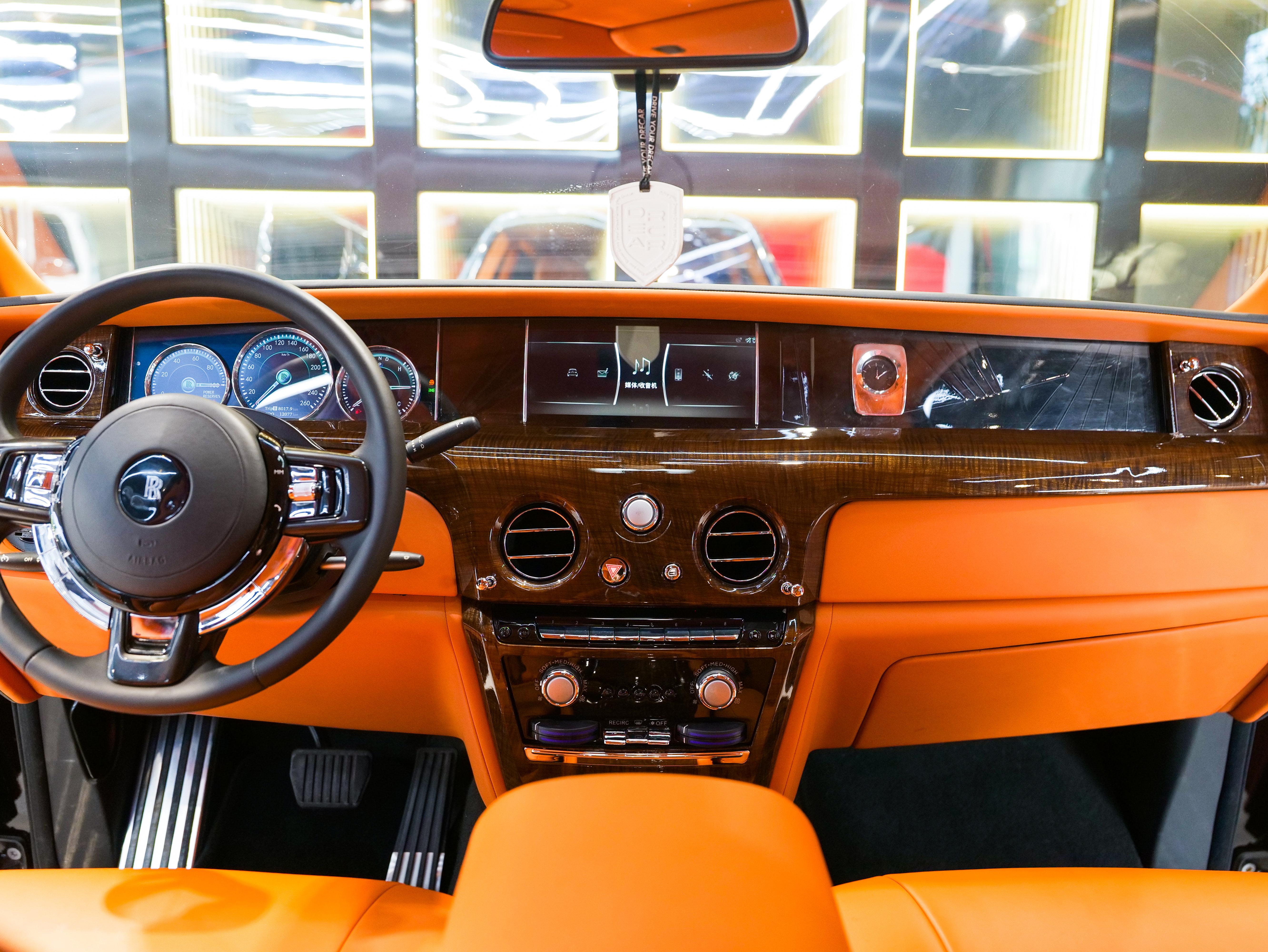 Rolls-Royce Phantom 2014 thumb 7