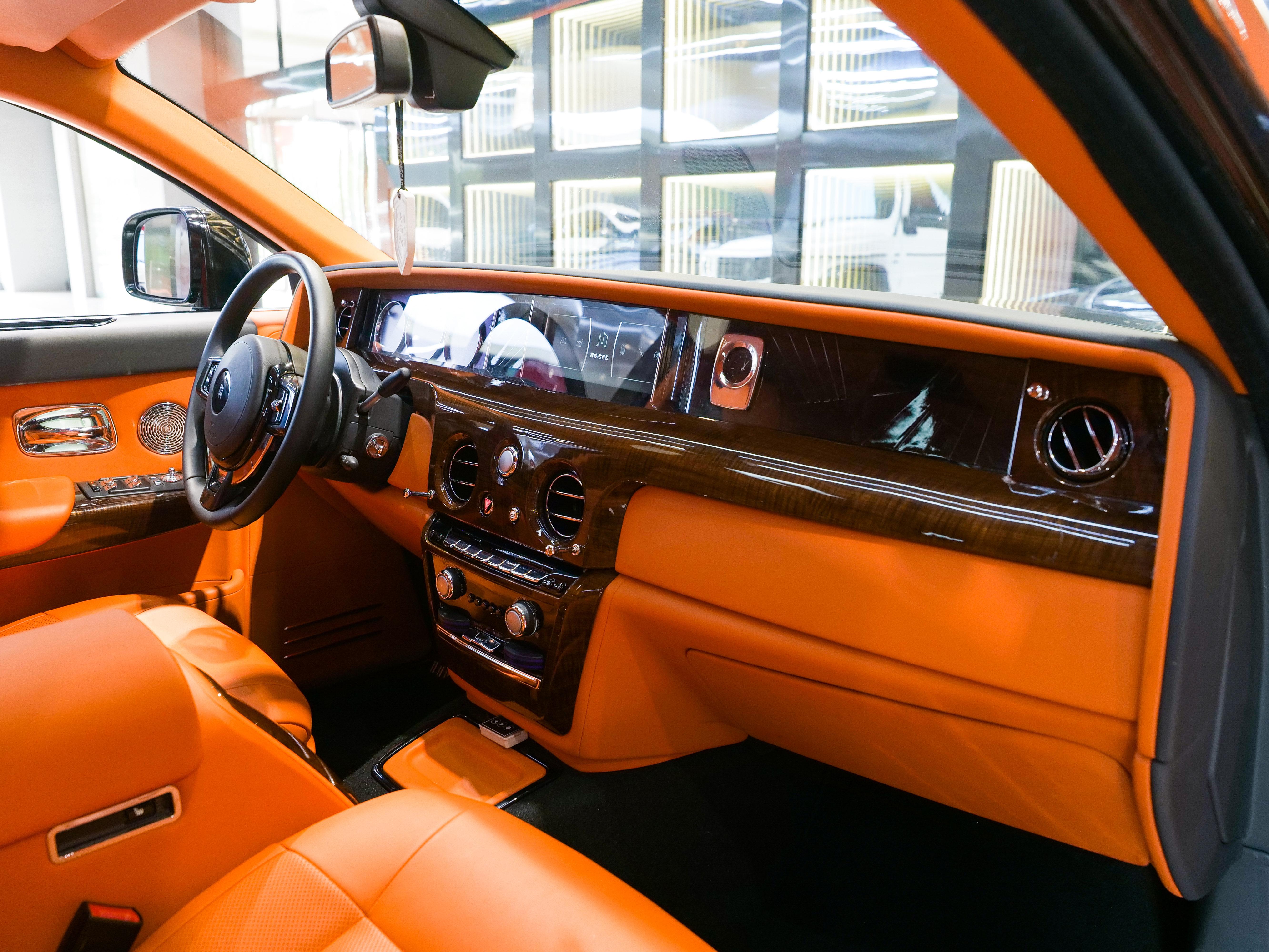 Rolls-Royce Phantom 2014 thumb 11
