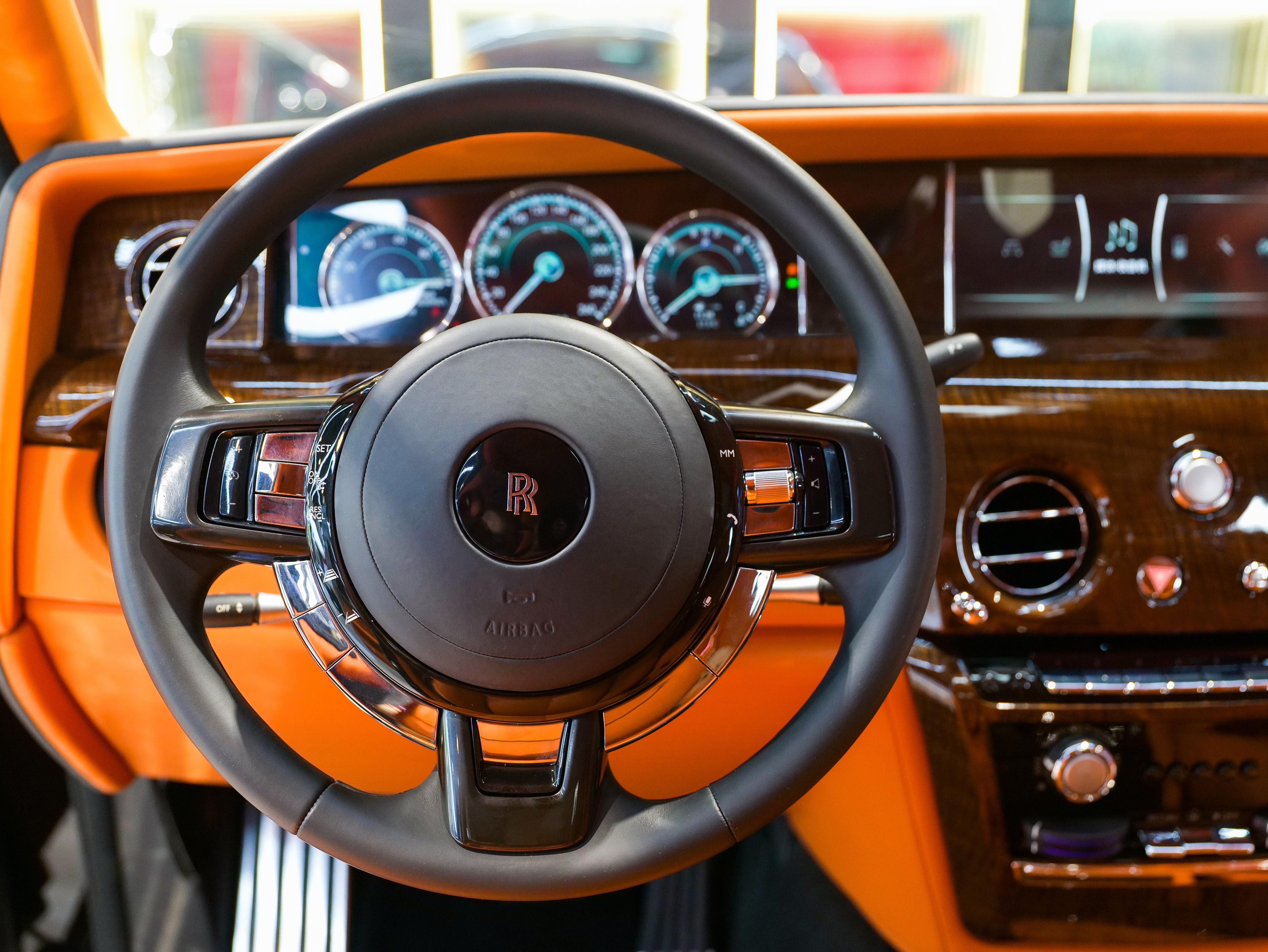 Rolls-Royce Phantom 2014 thumb 12