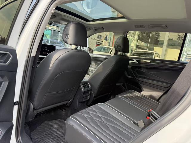 Volkswagen Tiguan 2023 thumb 5