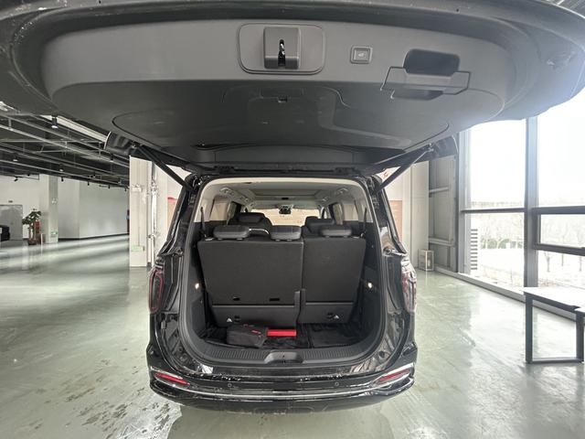 Hongqi HQ9 2024 thumb 8