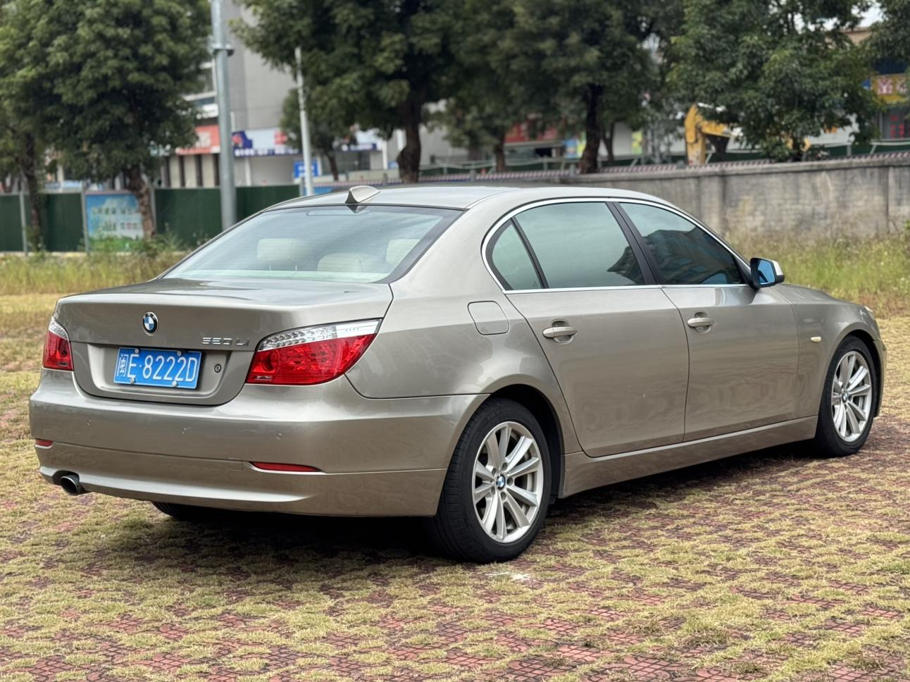 BMW 5 серии 2010 thumb 4