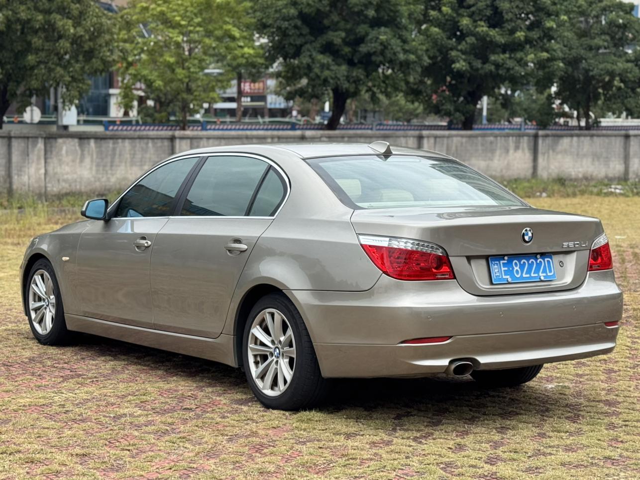 BMW 5 серии 2010 thumb 11