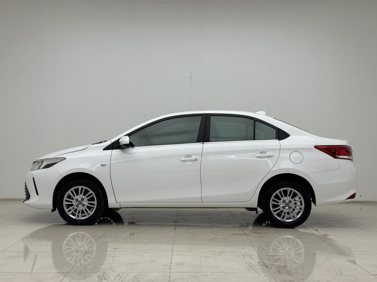 Toyota Vios 2017 thumb 2