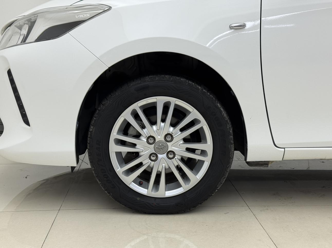 Toyota Vios 2017 thumb 8