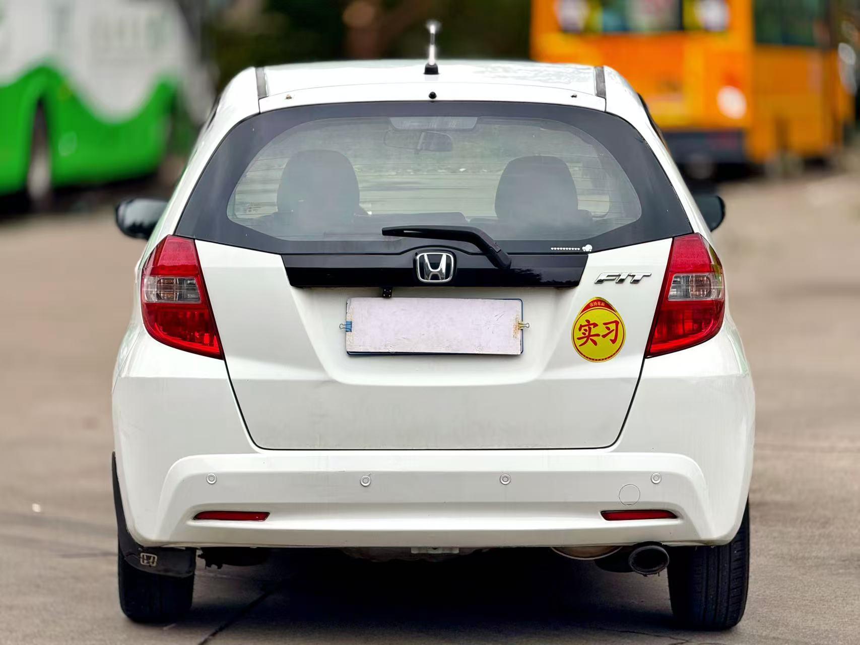 Honda Fit Shuttle 2012 thumb 3