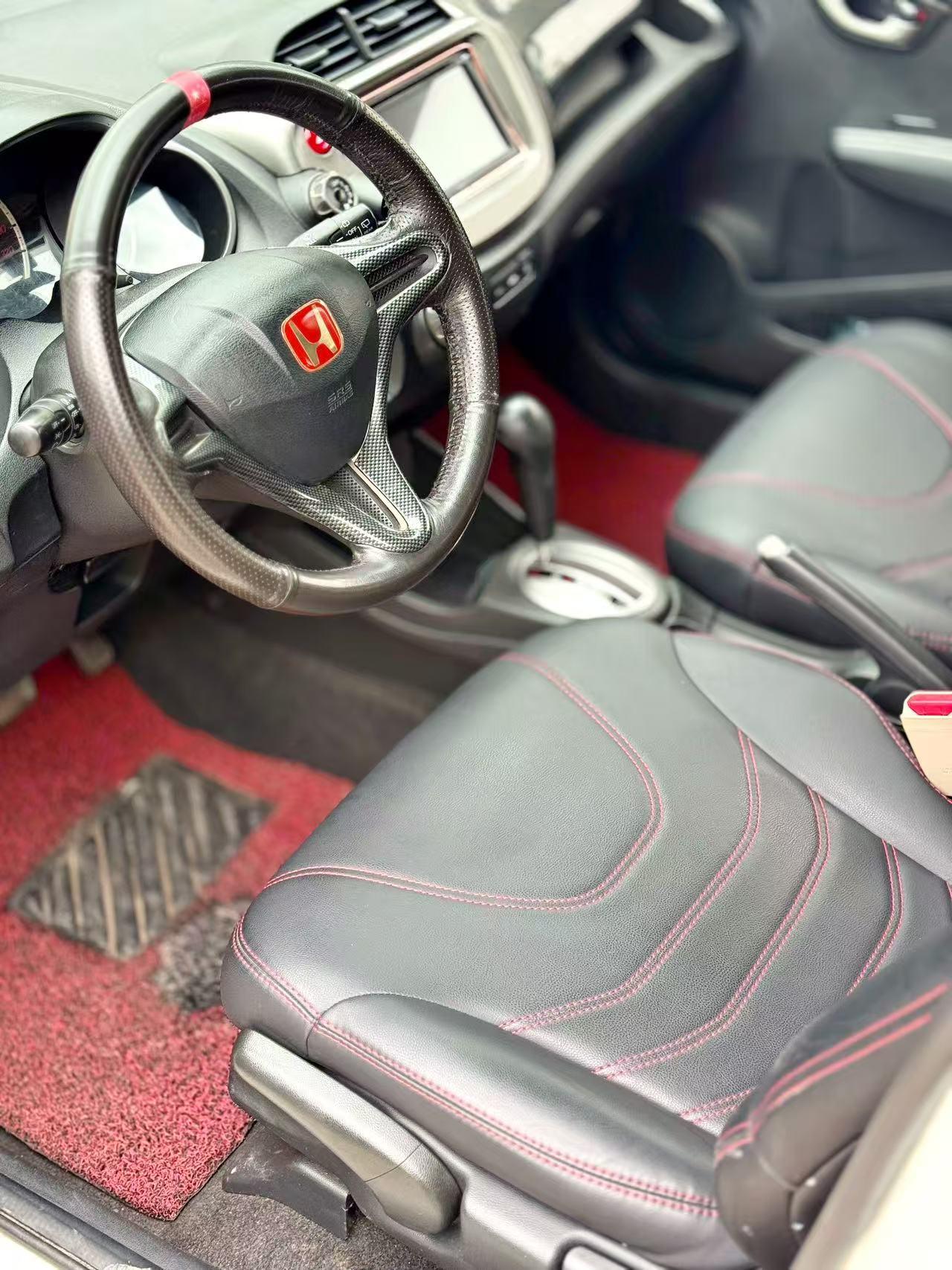 Honda Fit Shuttle 2012 thumb 5