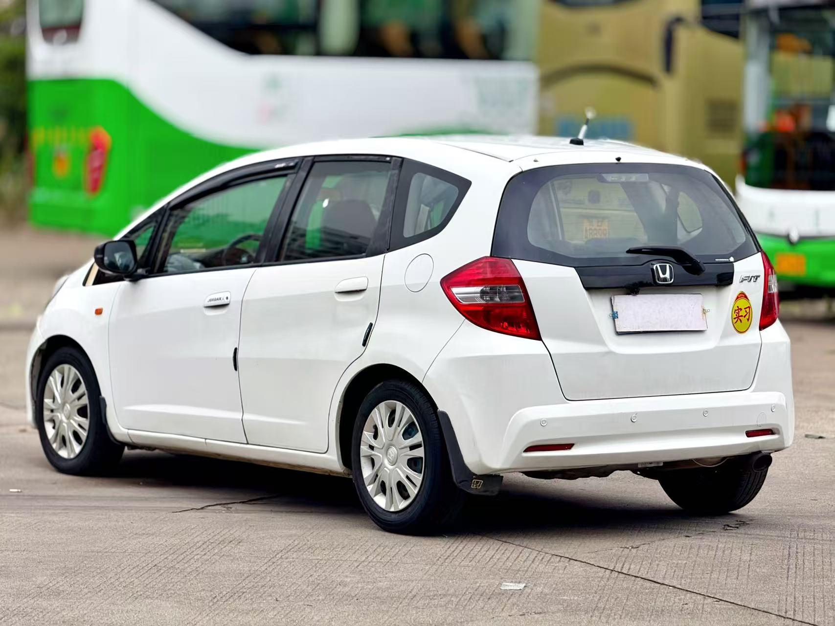 Honda Fit Shuttle 2012 thumb 11
