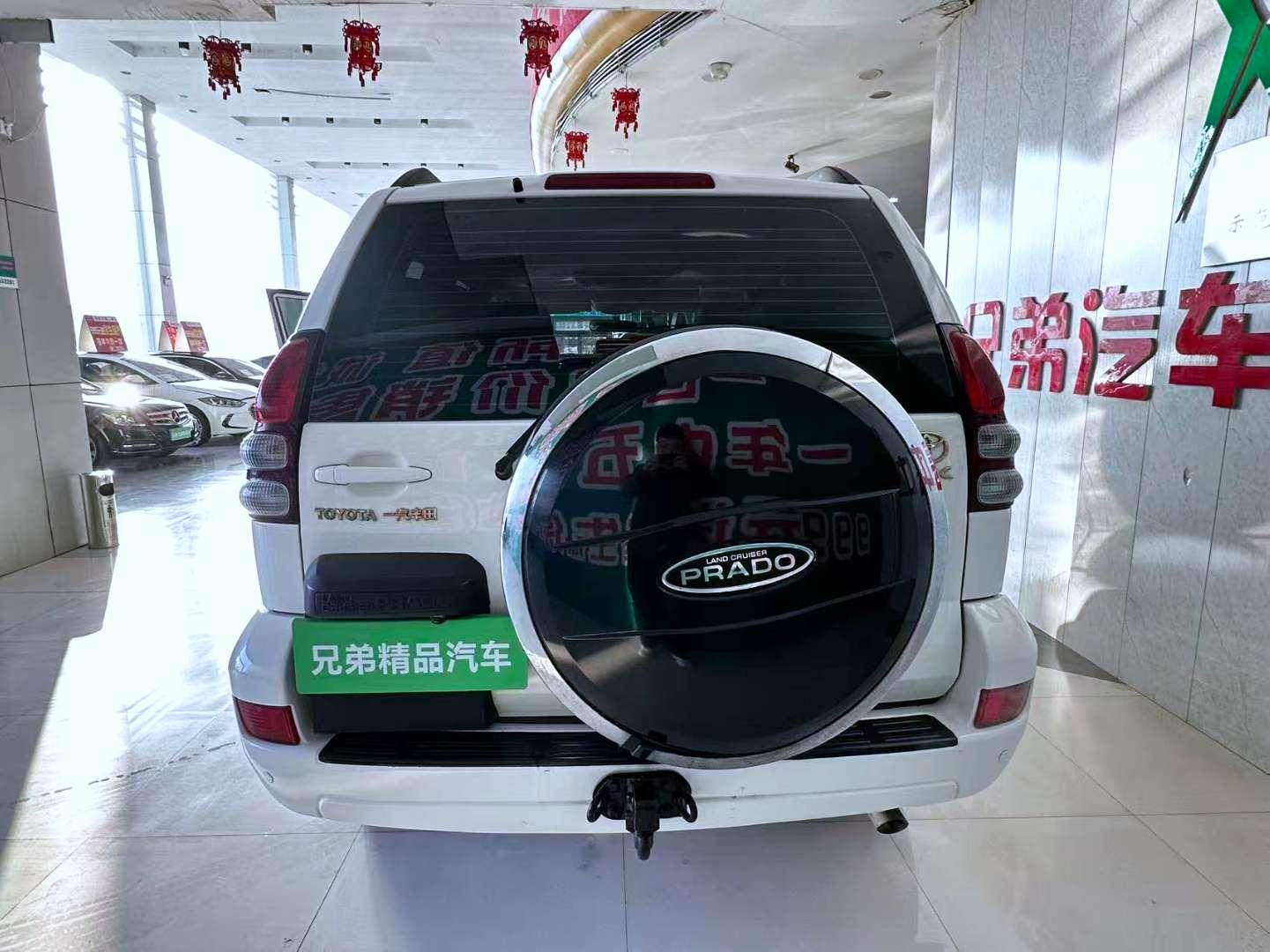 Toyota Land Cruiser Prado 2010 thumb 4