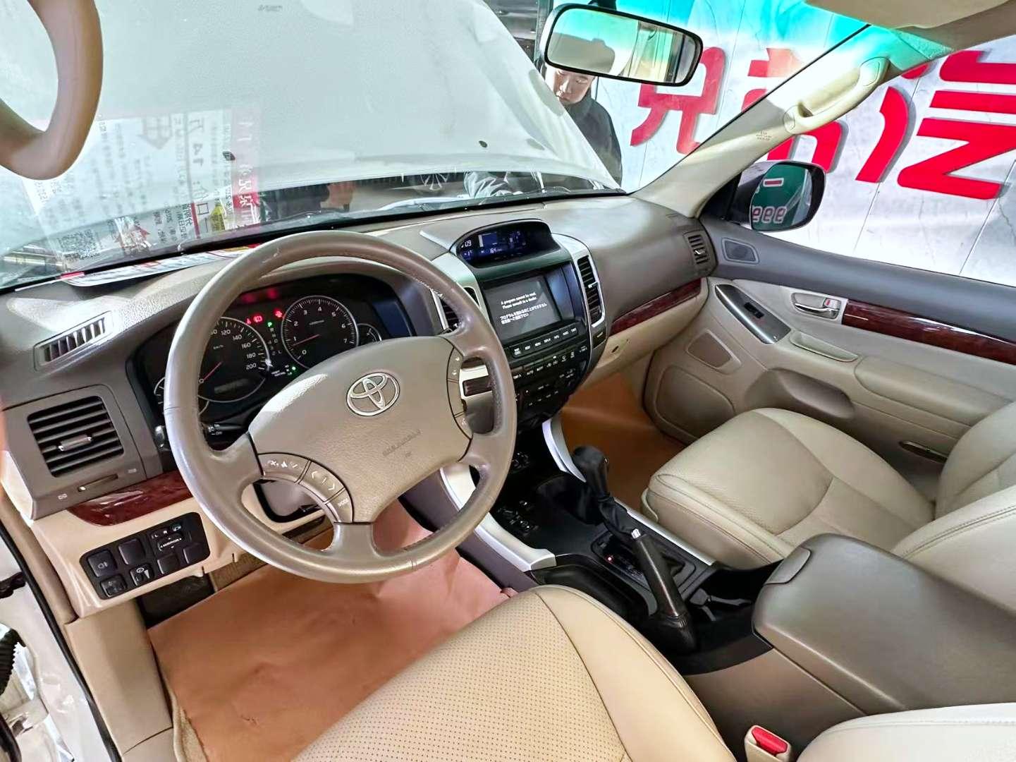 Toyota Land Cruiser Prado 2010 thumb 9