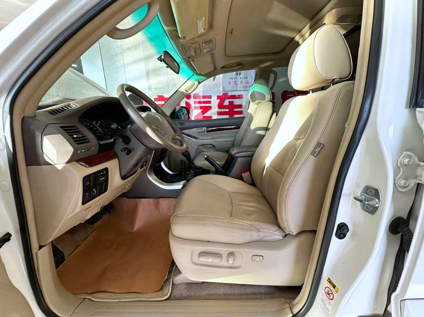 Toyota Land Cruiser Prado 2010 thumb 10