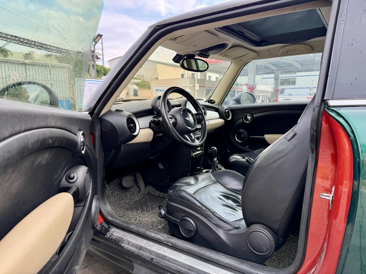 Mini Hatch 2010 thumb 6