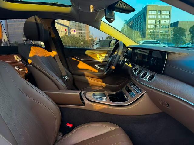 Mercedes-Benz E-Class 2022 thumb 6