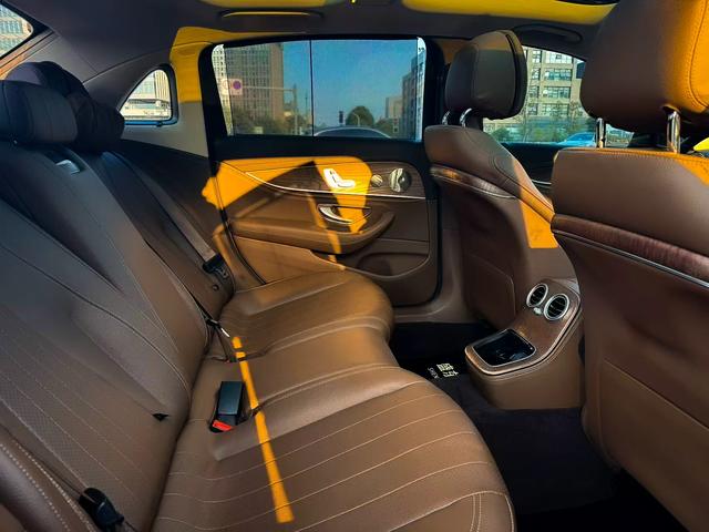Mercedes-Benz E-Class 2022 thumb 8