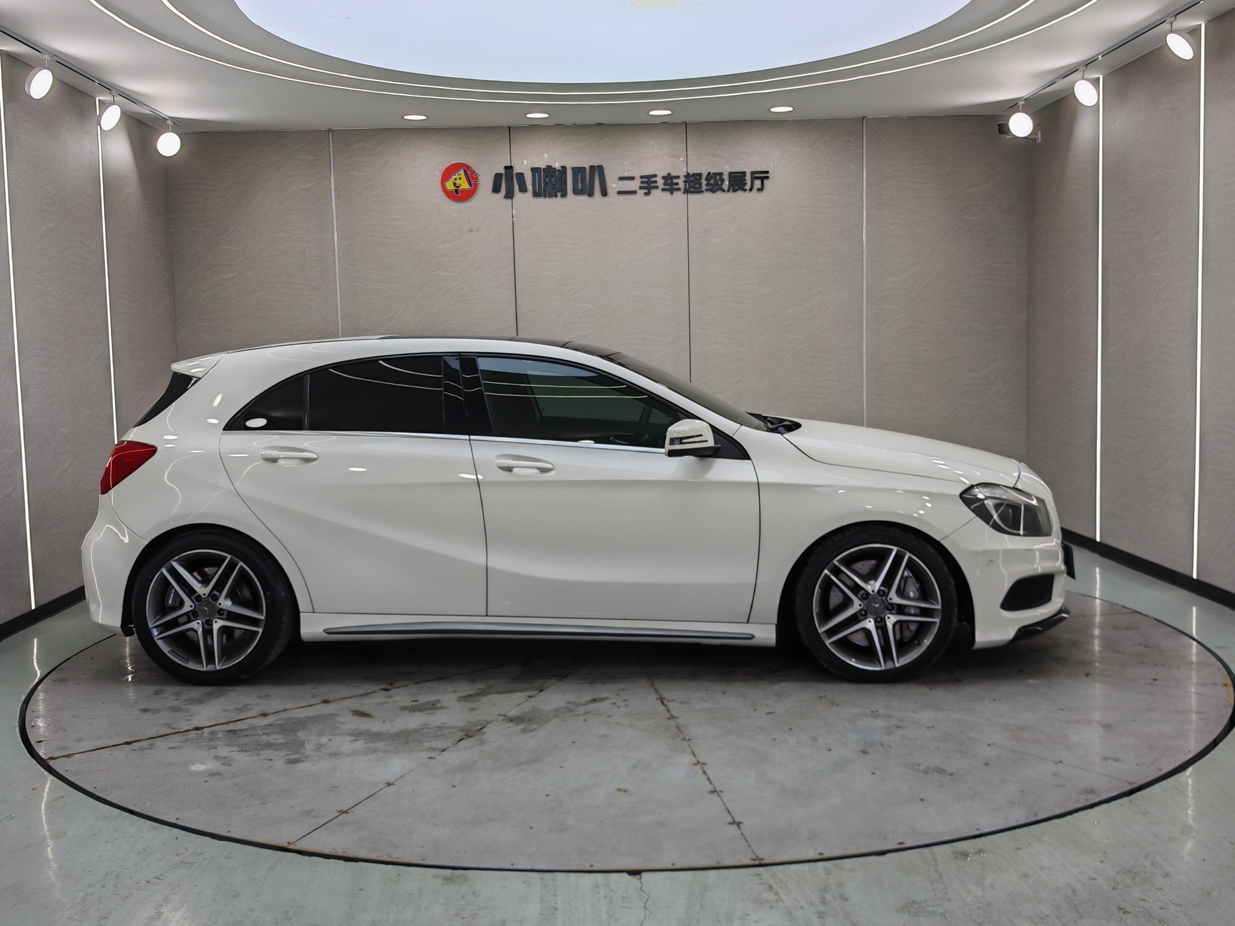 Mercedes-Benz A-Class 2016 thumb 4