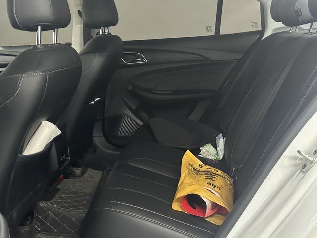 Roewe i5 2019 thumb 2