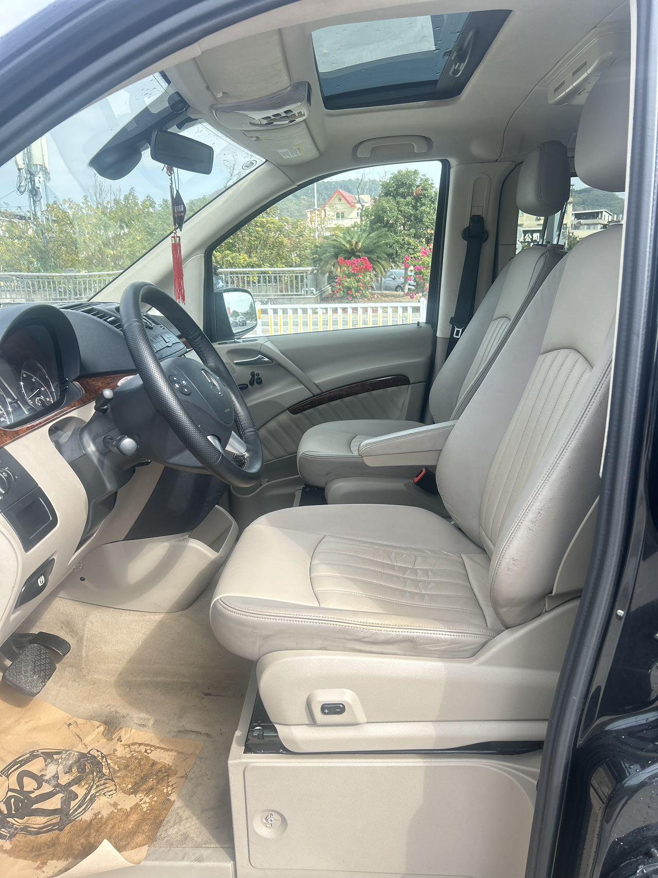 Mercedes-Benz V-Class 2011 thumb 7
