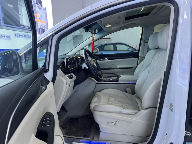 Buick GL8 2021 thumb 2