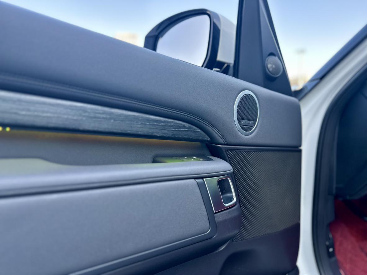 Land Rover Discovery 2020 thumb 12