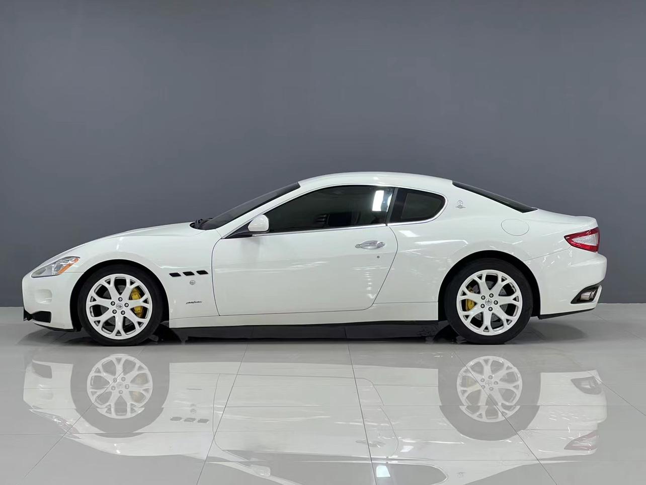 Maserati GranTurismo 2018 thumb 11