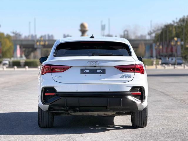 Audi Q3 2022 thumb 3