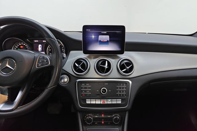 Mercedes-Benz CLA 2018 thumb 8