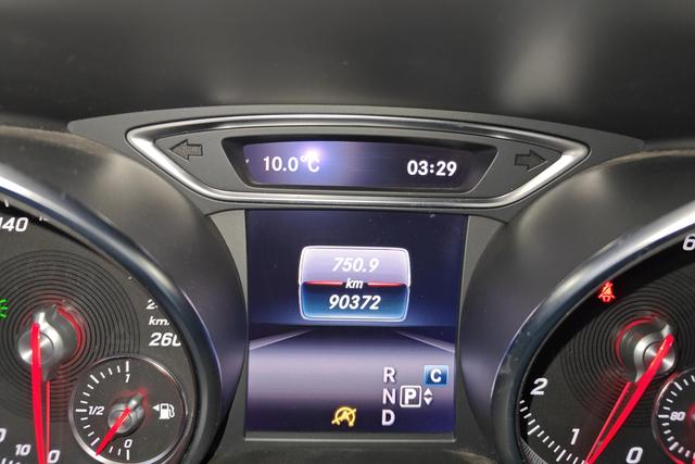 Mercedes-Benz CLA 2018 thumb 11