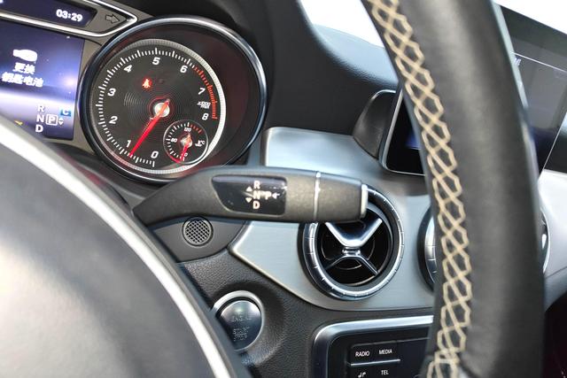 Mercedes-Benz CLA 2018 thumb 12