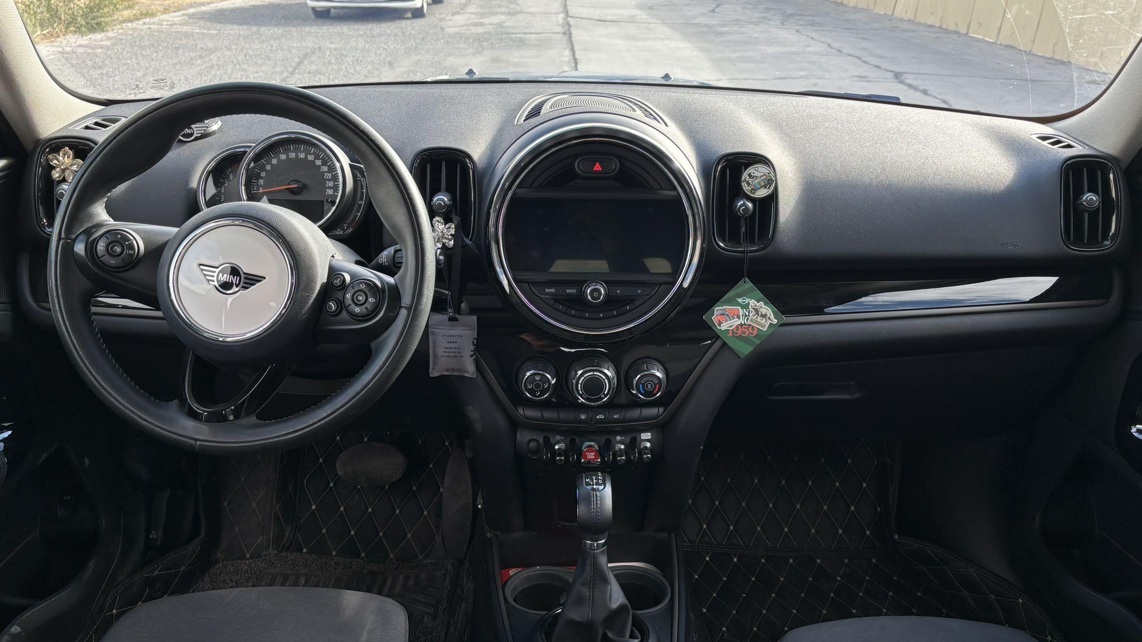 Mini Countryman 2018 thumb 5