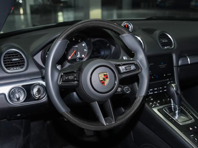 Porsche Cayman 2020 thumb 11