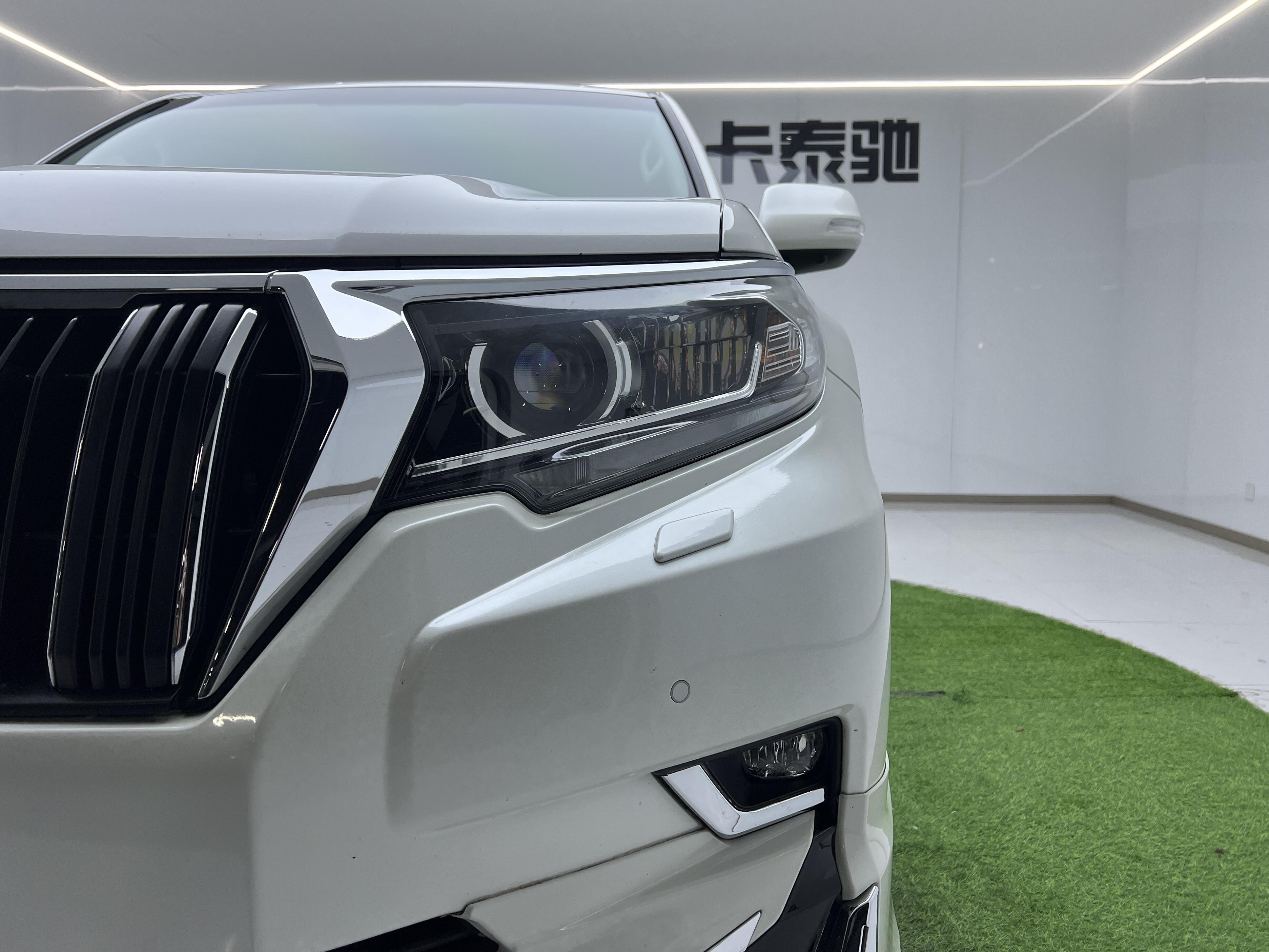 Toyota Land Cruiser Prado 2019 thumb 8