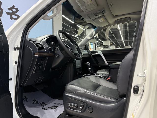 Toyota Land Cruiser Prado 2019 thumb 6