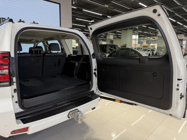 Toyota Land Cruiser Prado 2019 thumb 8