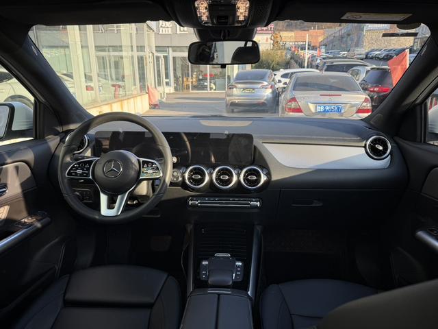 Mercedes-Benz GLA 2023 thumb 3