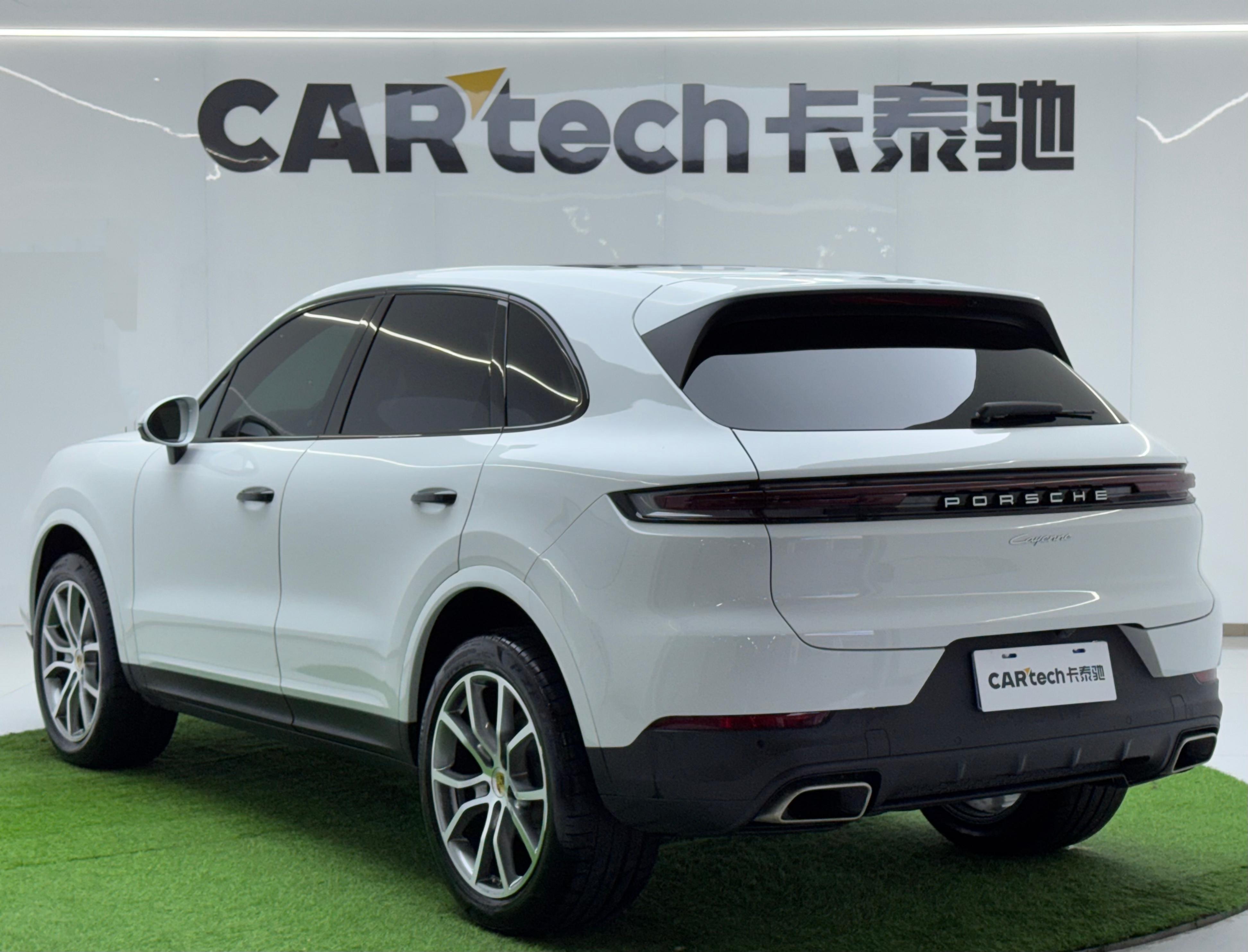 Porsche Cayenne 2024 thumb 3