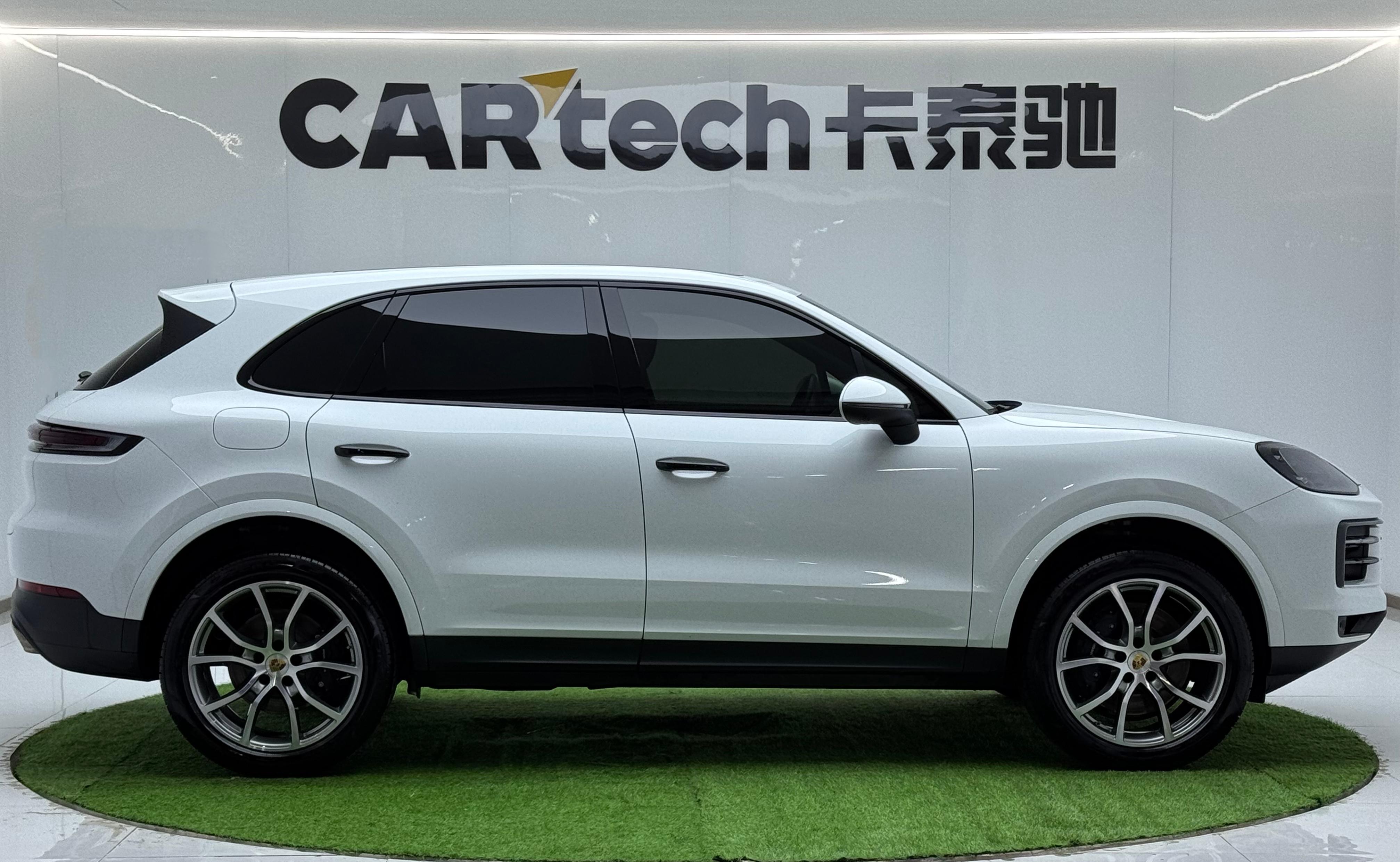 Porsche Cayenne 2024 thumb 6