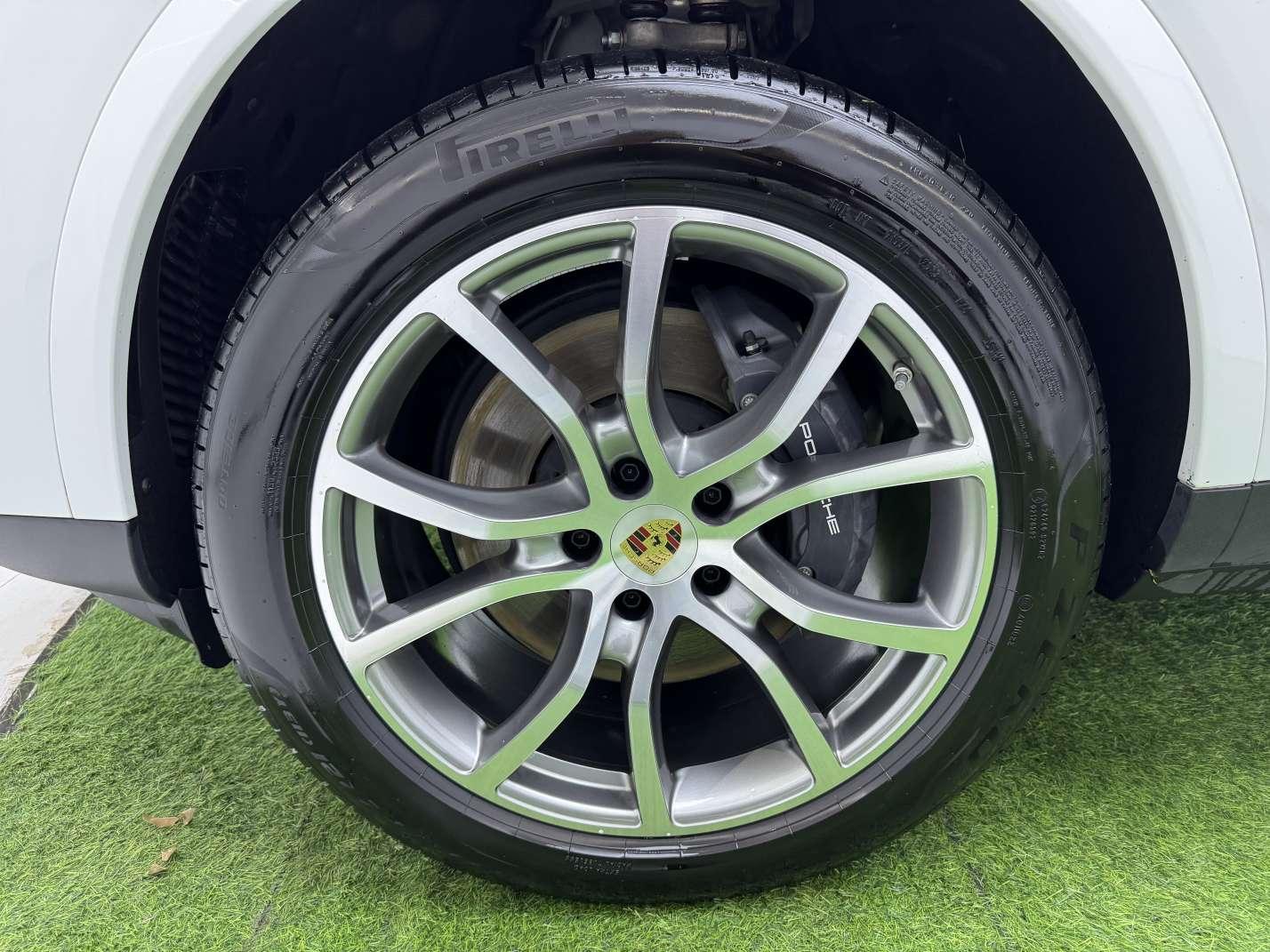 Porsche Cayenne 2024 thumb 7