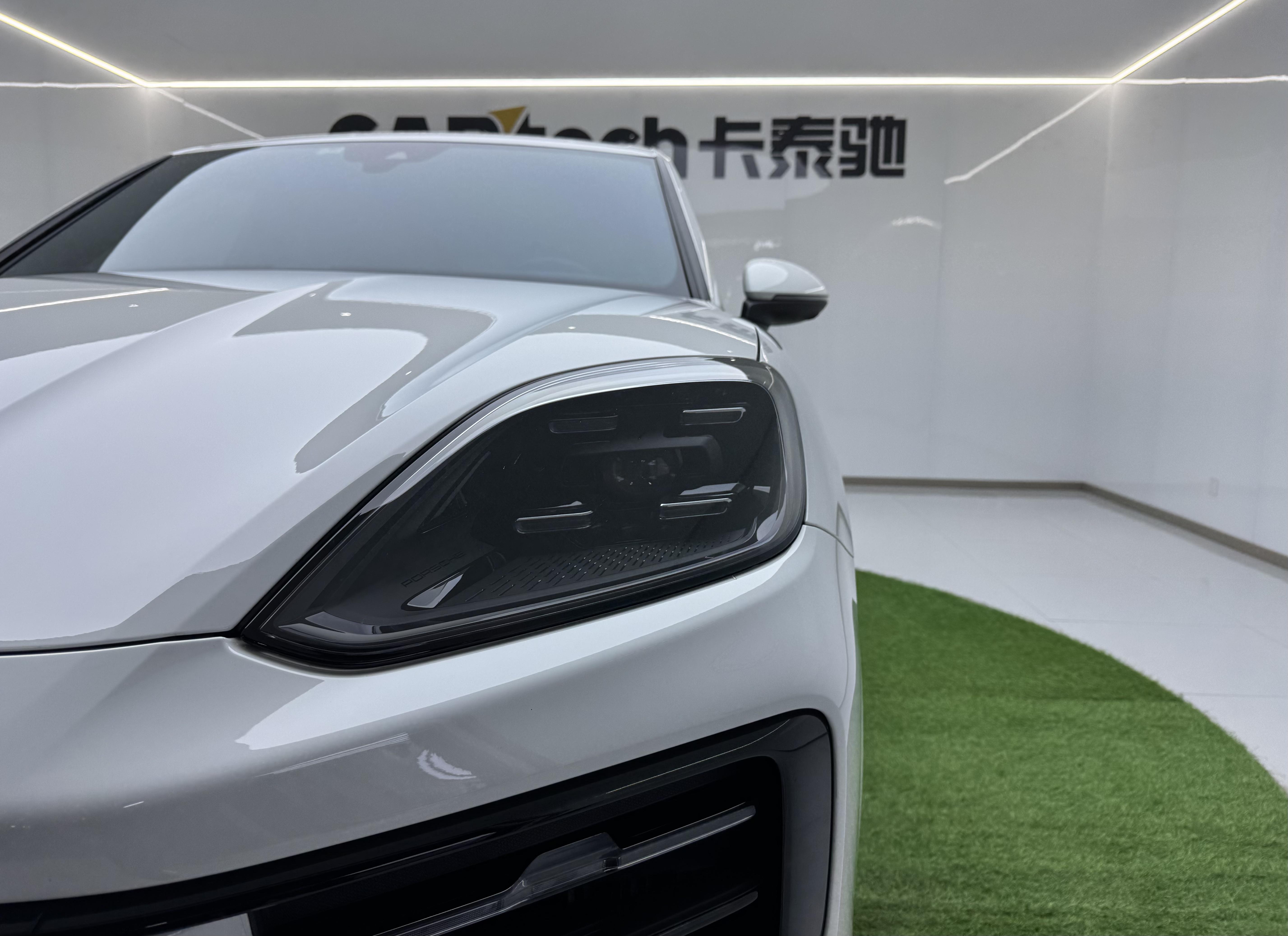 Porsche Cayenne 2024 thumb 9