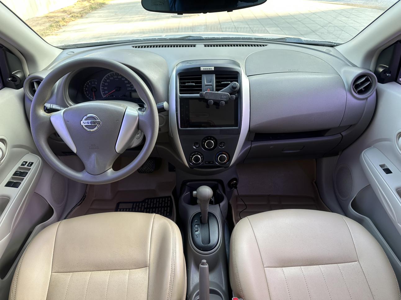 Nissan Sunny 2015 thumb 6