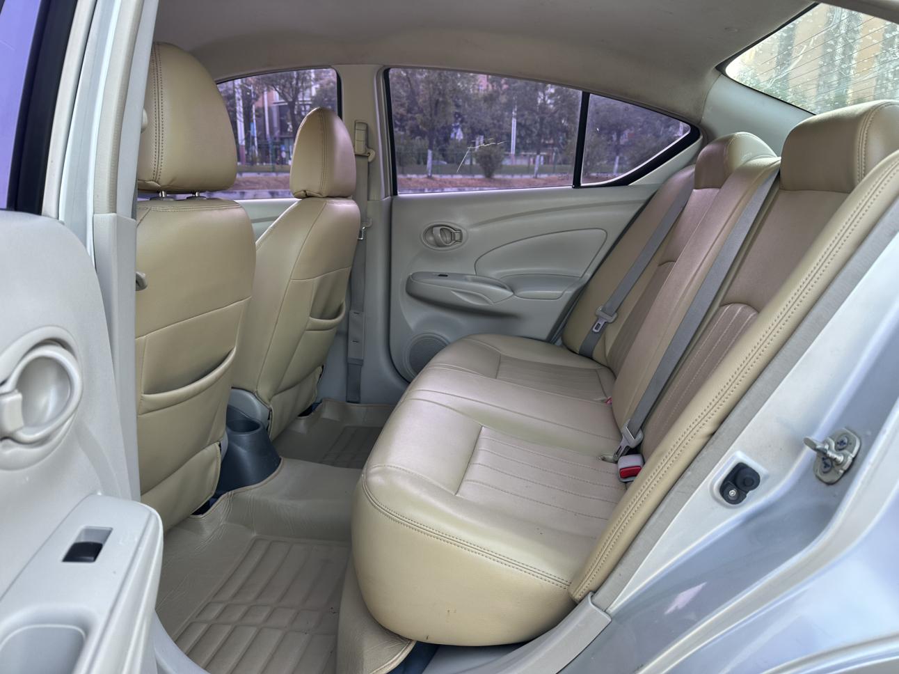 Nissan Sunny 2015 thumb 8