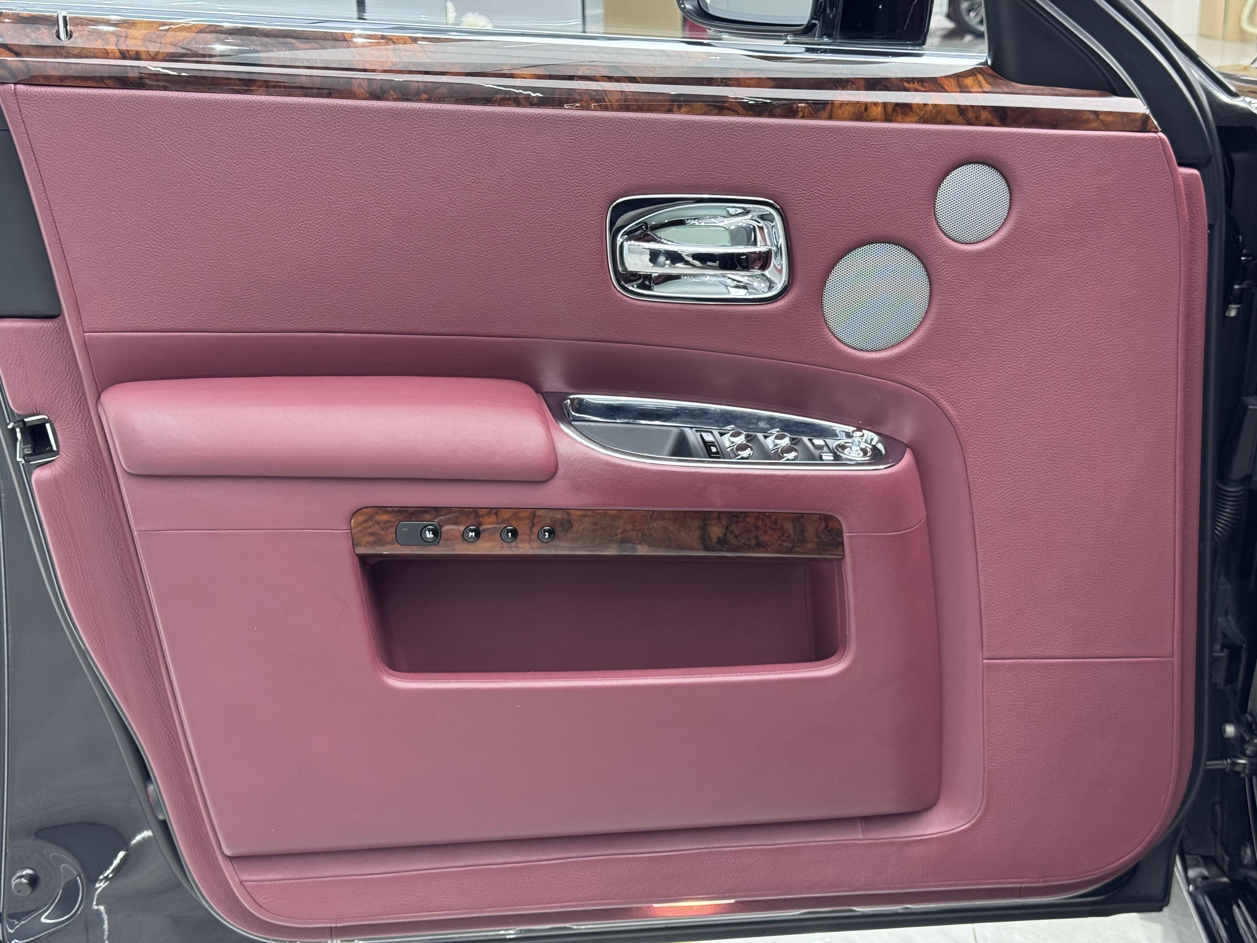 Rolls-Royce Ghost 2014 thumb 12