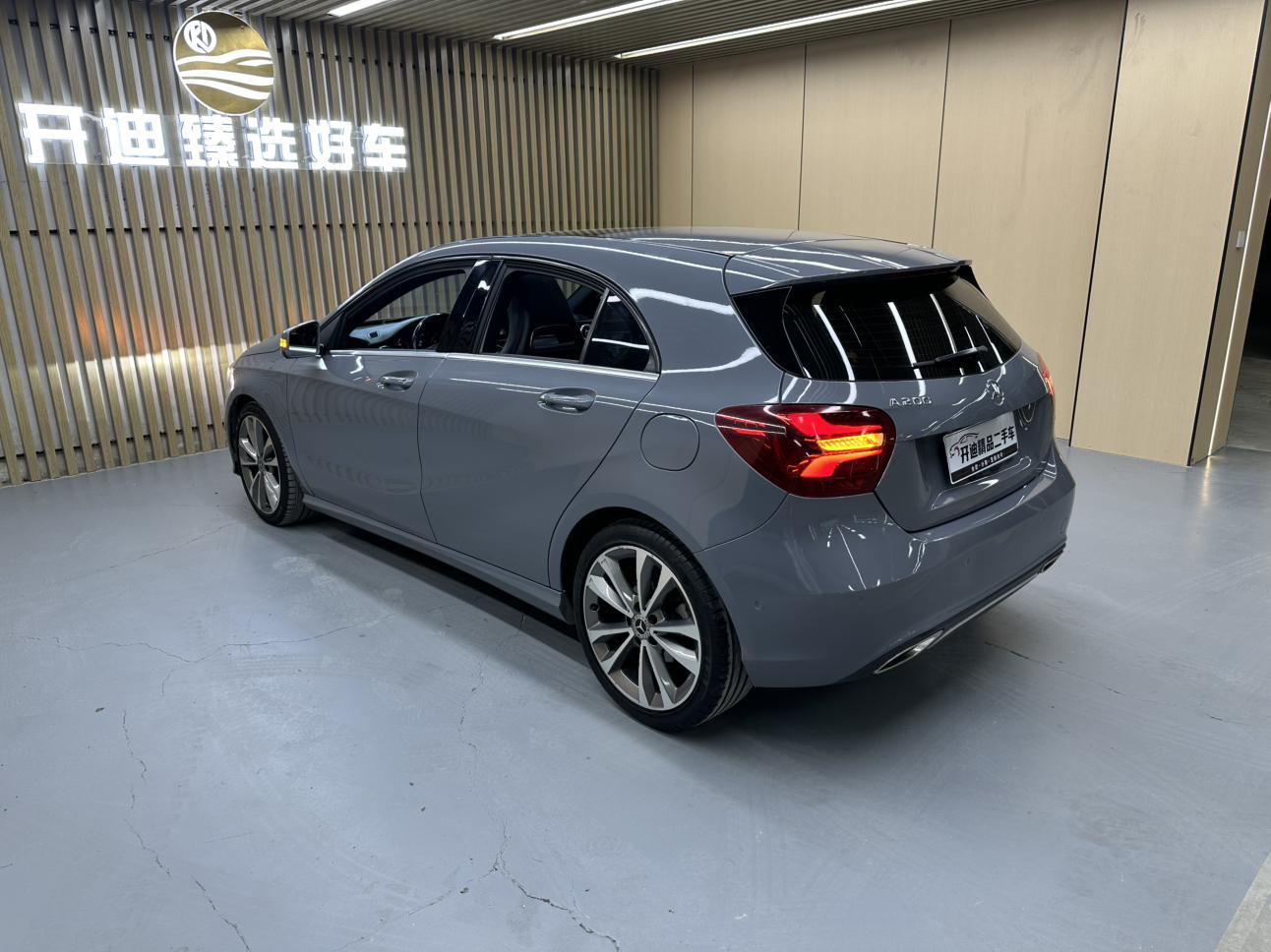Mercedes-Benz A-Class 2016 thumb 2