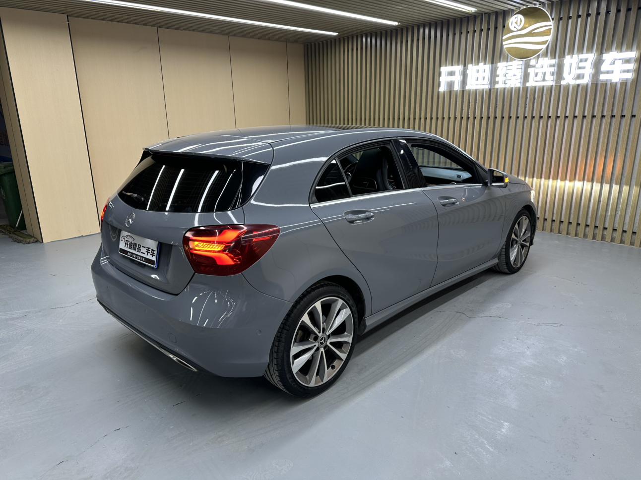 Mercedes-Benz A-Class 2016 thumb 4