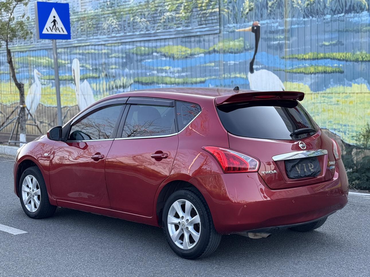 Nissan Tiida 2015 thumb 2