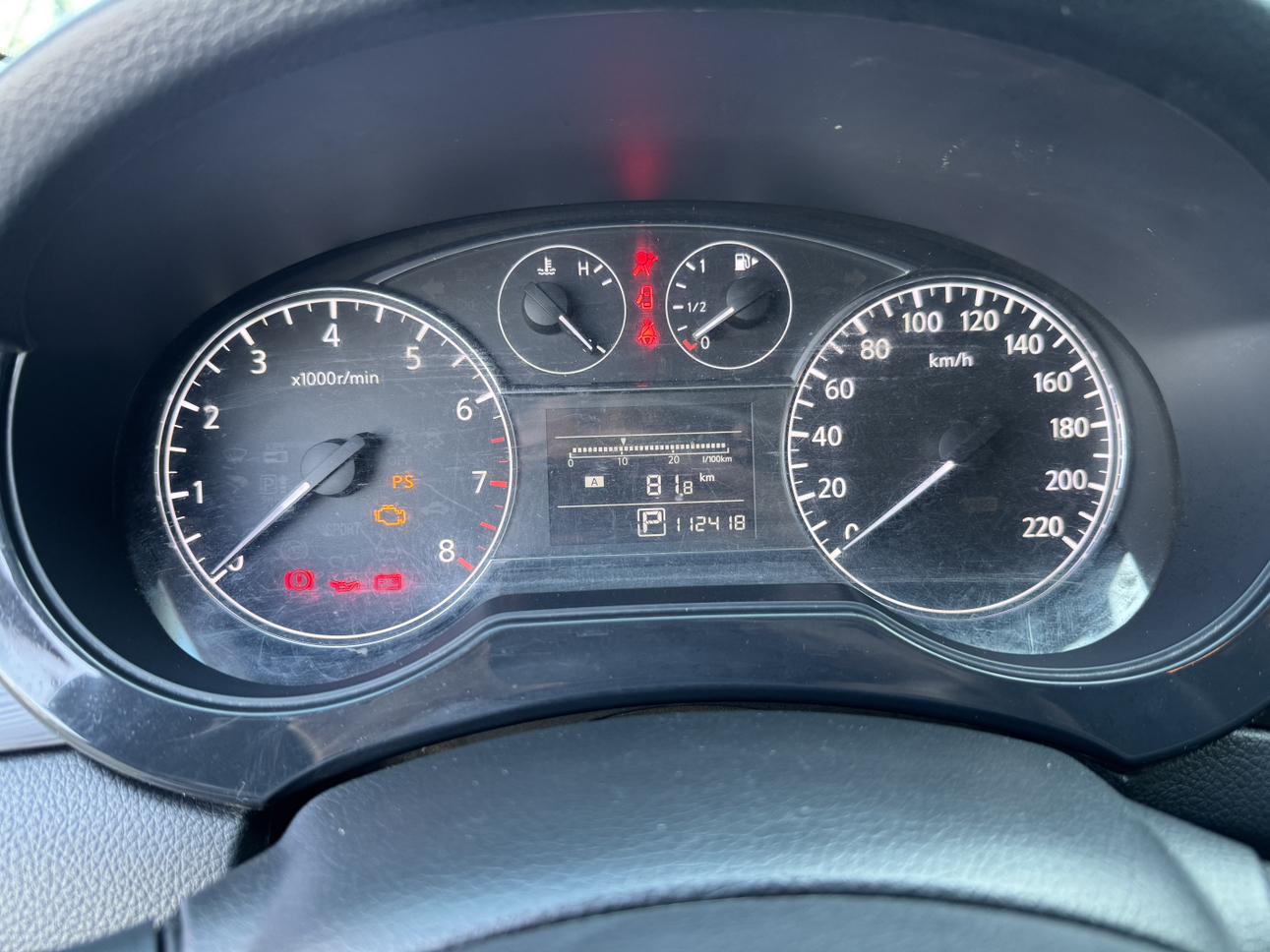 Nissan Tiida 2015 thumb 9