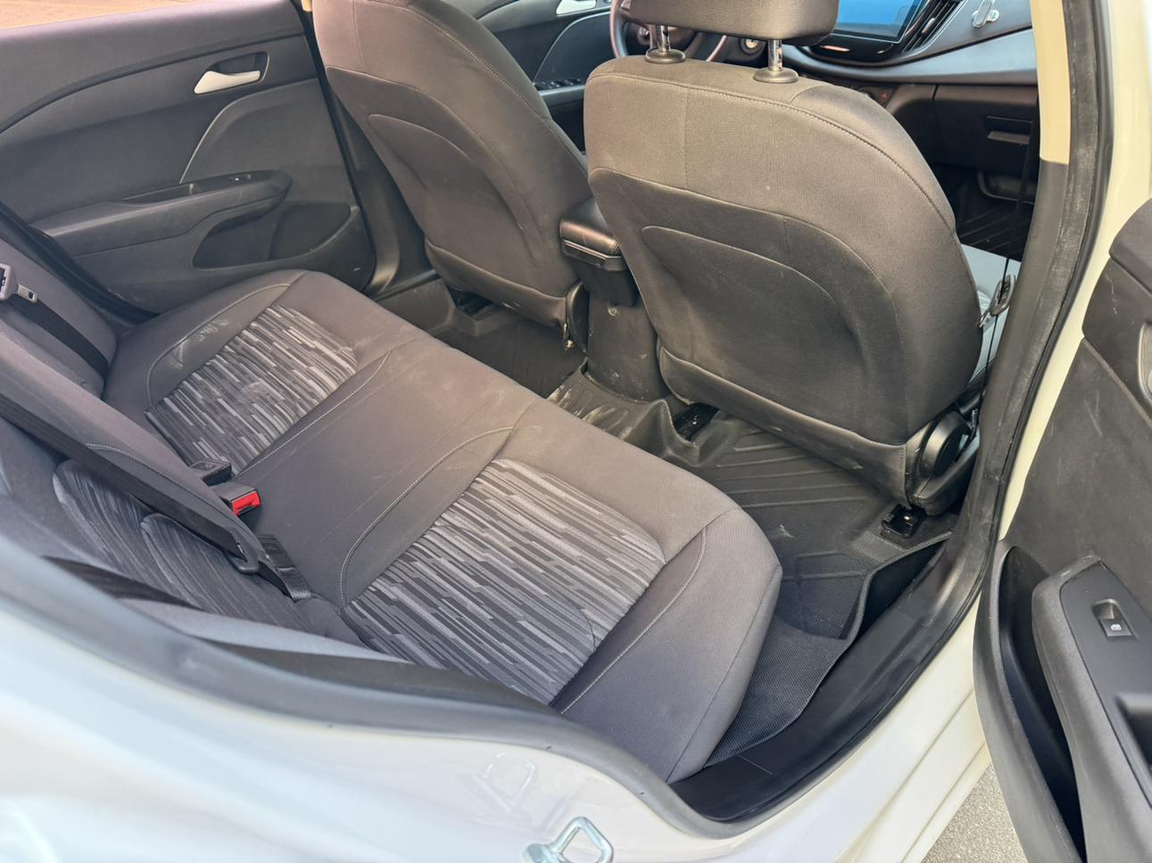 Chevrolet Cavalier 2018 thumb 6