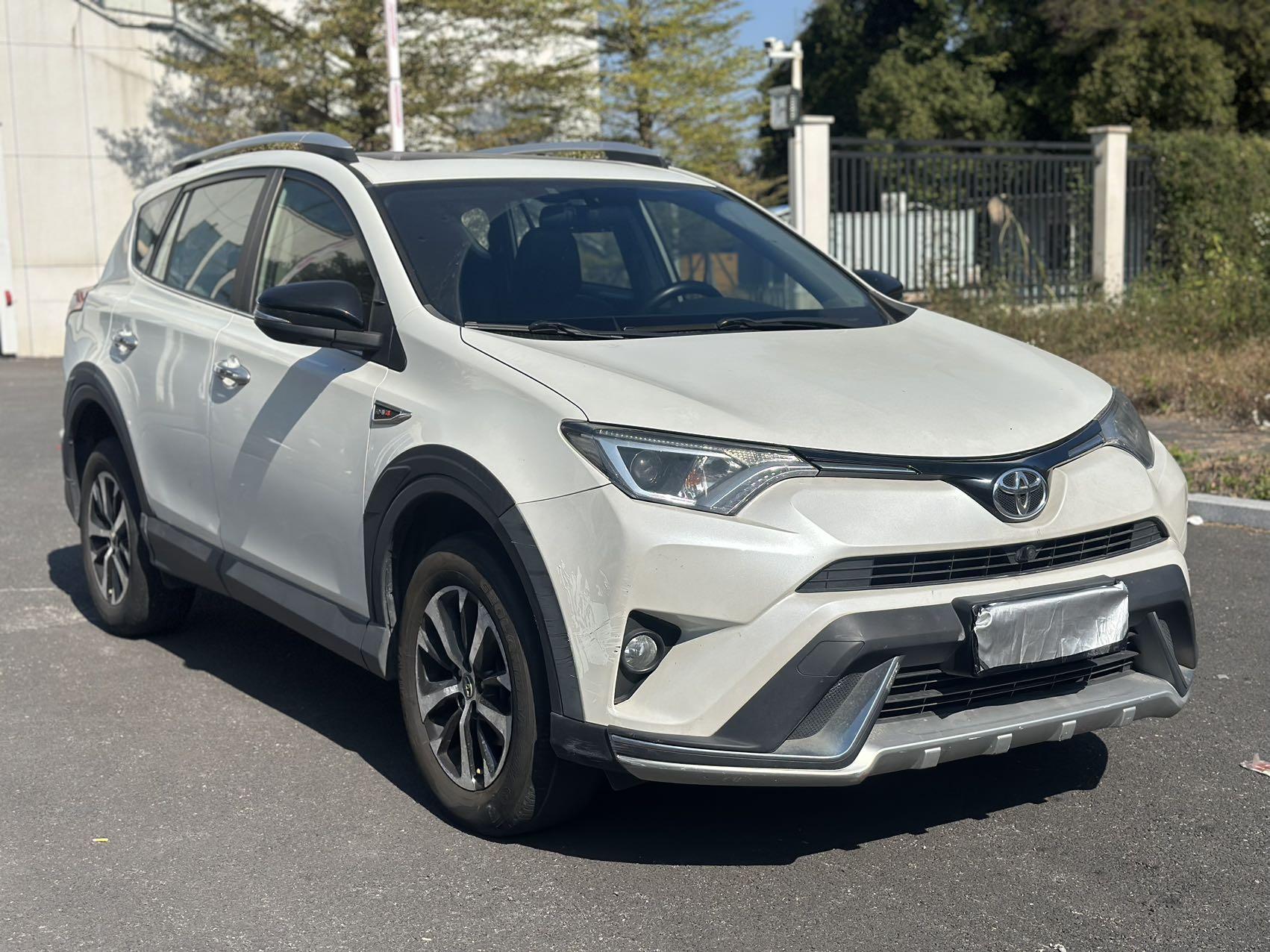 Toyota RAV4 2018 thumb 10
