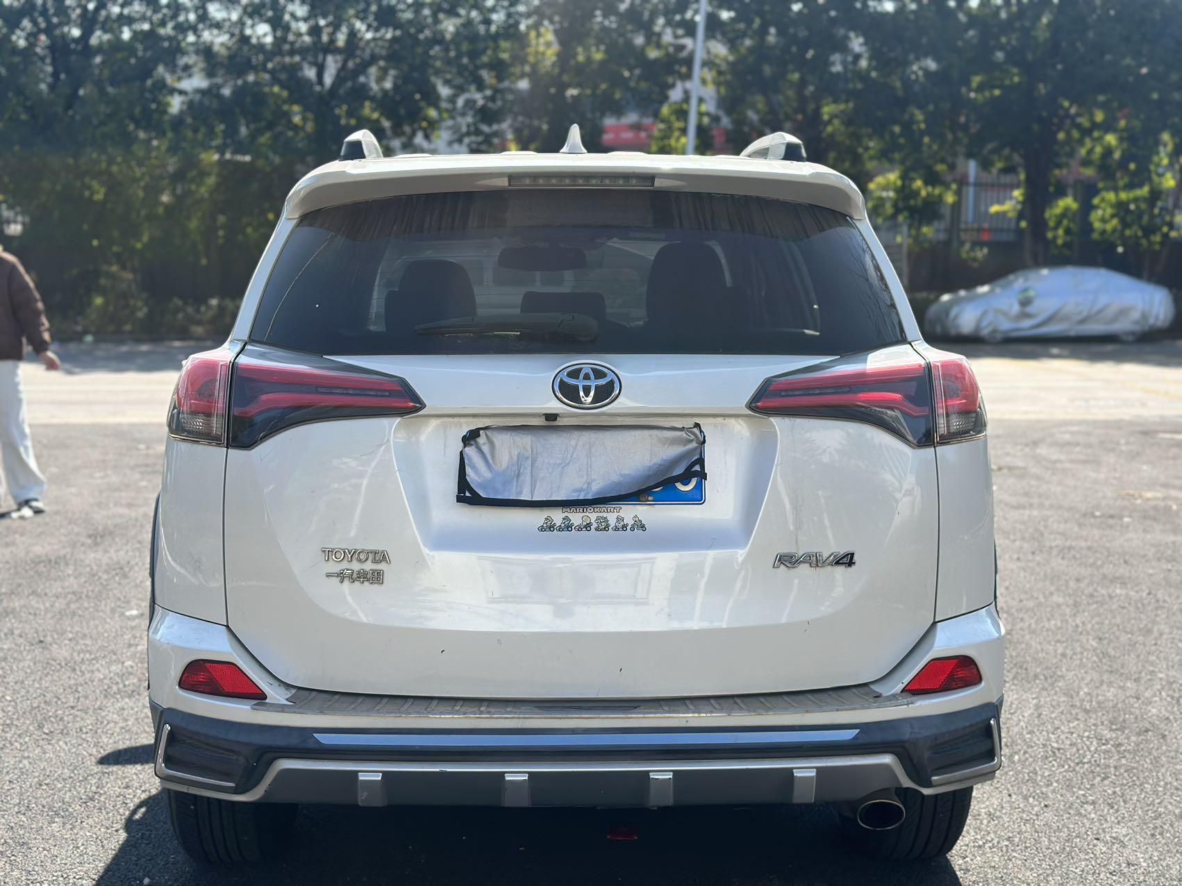 Toyota RAV4 2018 thumb 12