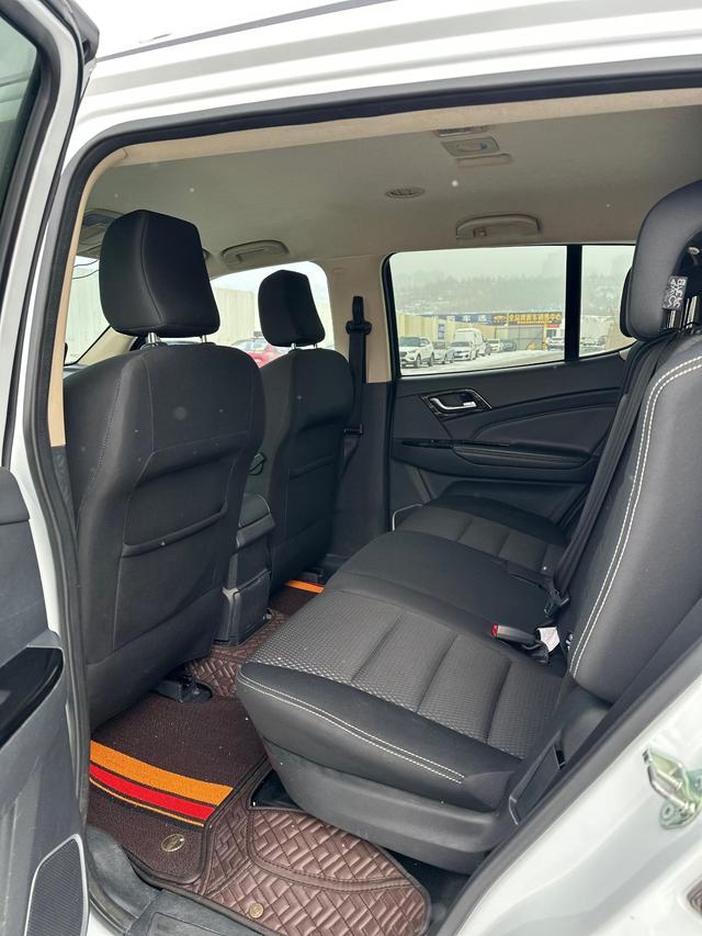 Isuzu MU-X 2019 thumb 3